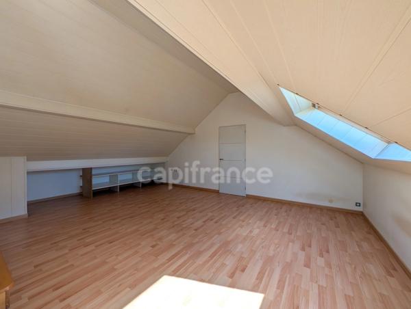 Proche Bletterans – Maison familiale de 210 m² avec extension récente, grands volumes et terrain clos