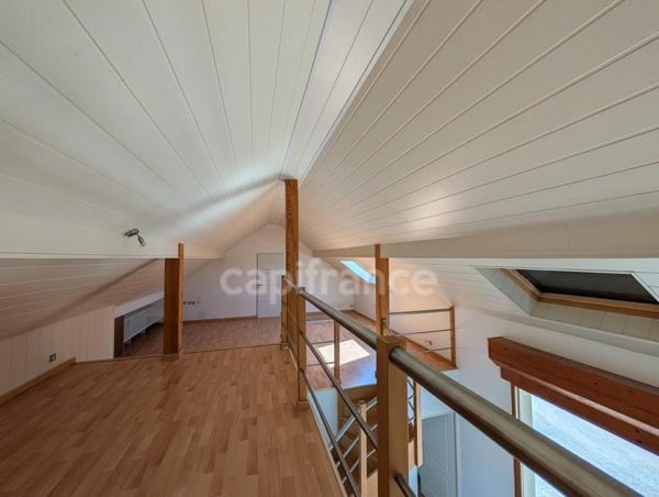Proche Bletterans – Maison familiale de 210 m² avec extension récente, grands volumes et terrain clos