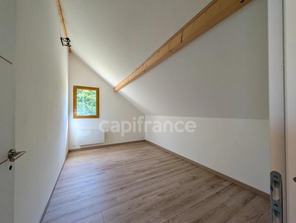 Proche Bletterans – Maison familiale de 210 m² avec extension récente, grands volumes et terrain clos