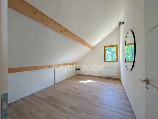 Proche Bletterans – Maison familiale de 210 m² avec extension récente, grands volumes et terrain clos