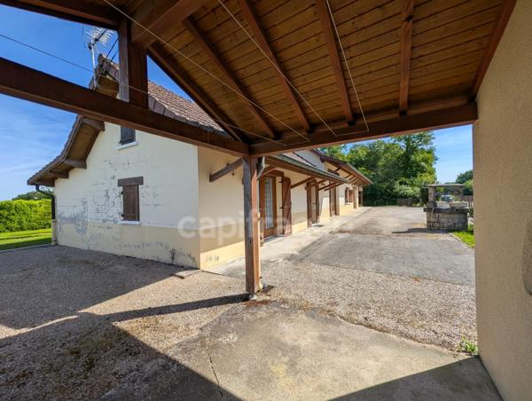Proche Bletterans – Maison familiale de 210 m² avec extension récente, grands volumes et terrain clos