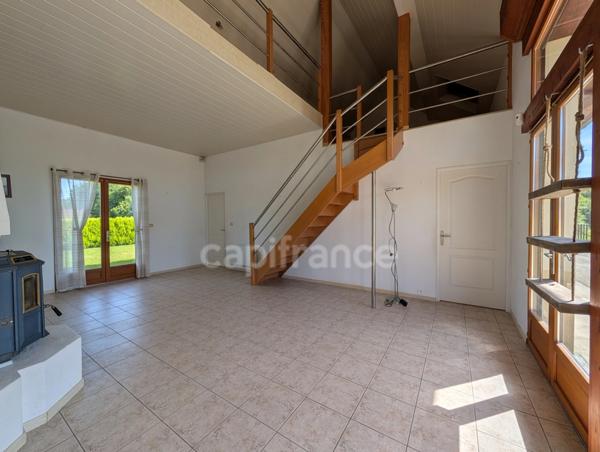 Proche Bletterans – Maison familiale de 210 m² avec extension récente, grands volumes et terrain clos