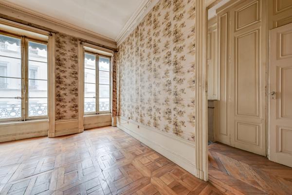 Lyon 2 - Au cœur du quartier d'Ainay - Appartement de 67,71 m ² - A rénover entièrement