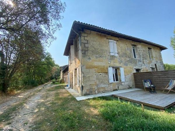 Vente / Immeuble à Arveyres (33500)