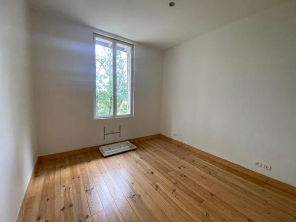 Vente / Immeuble à Arveyres (33500)