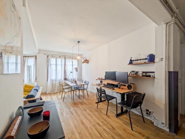 Dpt Haute Savoie (74), à vendre EVIAN-LES-BAINS Appartement T3 de 78 m² au centre ville