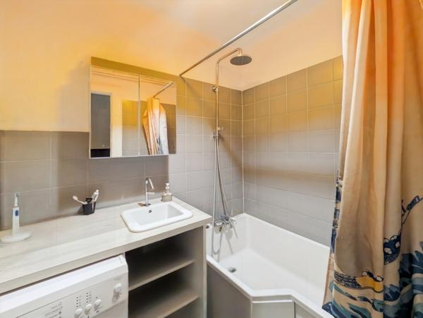 Dpt Haute Savoie (74), à vendre EVIAN-LES-BAINS Appartement T3 de 78 m² au centre ville