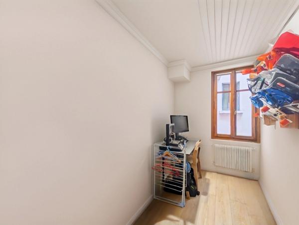 Dpt Haute Savoie (74), à vendre EVIAN-LES-BAINS Appartement T3 de 78 m² au centre ville