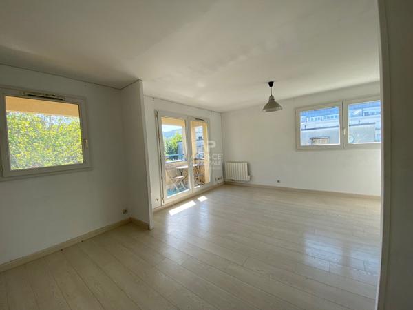 Appartement Cergy 3 pièce(s) 63.27 m2 Loyer 1 150 €/mois charges comprises **  - Référence  MG11286