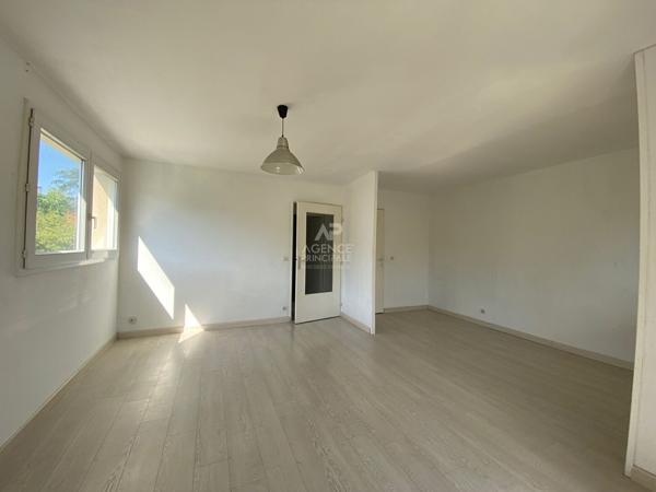 Appartement Cergy 3 pièce(s) 63.27 m2 Loyer 1 150 €/mois charges comprises **  - Référence  MG11286