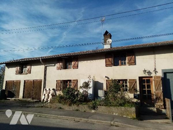 Maison de village avec terrain attenant d'environ 400 m², garage et grenier