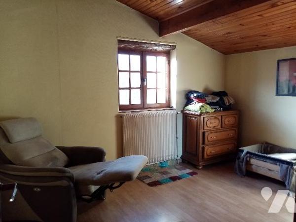 Maison de village avec terrain attenant d'environ 400 m², garage et grenier