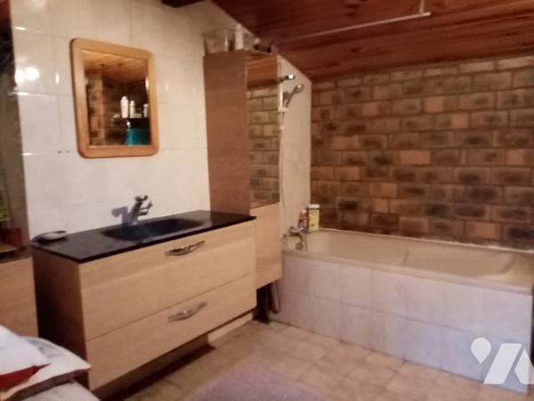 Maison de village avec terrain attenant d'environ 400 m², garage et grenier