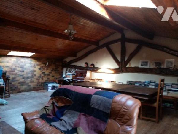 Maison de village avec terrain attenant d'environ 400 m², garage et grenier