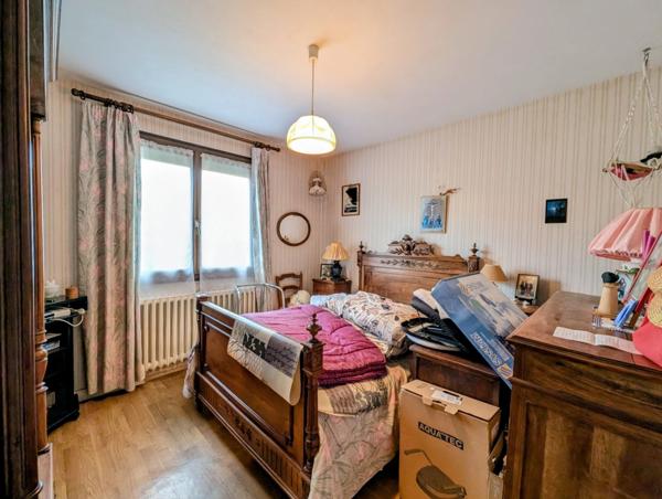 Maison à vendre 117.8m² - SAINT PIERRE DES ECHAUBROGNES (79)