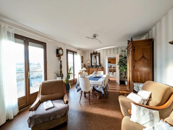 Maison à vendre 117.8m² - SAINT PIERRE DES ECHAUBROGNES (79)