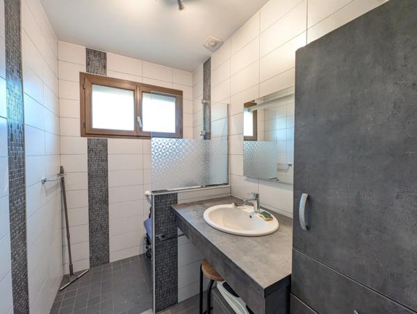 Maison à vendre 117.8m² - SAINT PIERRE DES ECHAUBROGNES (79)