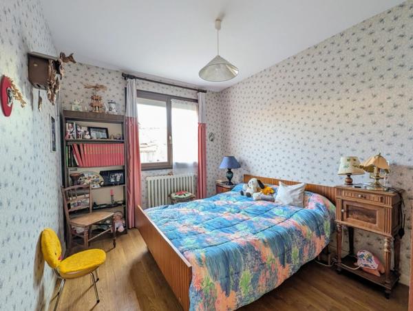 Maison à vendre 117.8m² - SAINT PIERRE DES ECHAUBROGNES (79)