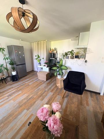 Vente                                                      Immeuble
                        
                     11 pièces                      231 m2                     à Valence