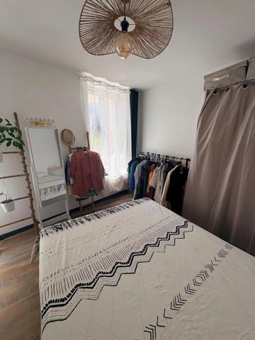 Vente                                                      Immeuble
                        
                     11 pièces                      231 m2                     à Valence