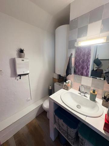 Vente                                                      Immeuble
                        
                     11 pièces                      231 m2                     à Valence