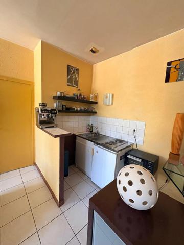 Vente                                                      Immeuble
                        
                     11 pièces                      231 m2                     à Valence