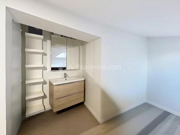 Location                                                      Appartement
                        
                     4 pièces                      68 m2                     à Clermont-Ferrand