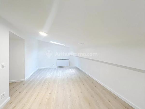 Location                                                      Appartement
                        
                     4 pièces                      68 m2                     à Clermont-Ferrand