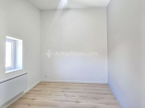 Location                                                      Appartement
                        
                     4 pièces                      68 m2                     à Clermont-Ferrand