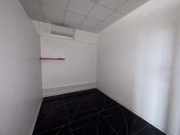 Location / Bureaux à Baie-Mahault (97122)
