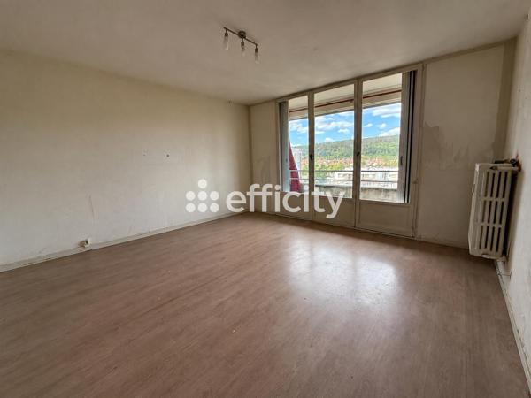 Appartement
         5 pièces
        - 112 m² 90 000 € *