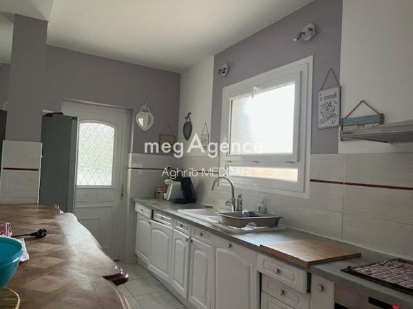 Maison à SAINT-GEORGES-DE-DIDONNE, 17110 - 10 pièces 178m²