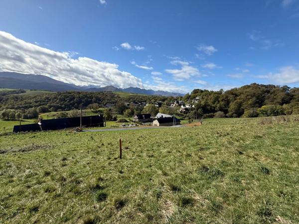 Terrain avec permis sur JULOS