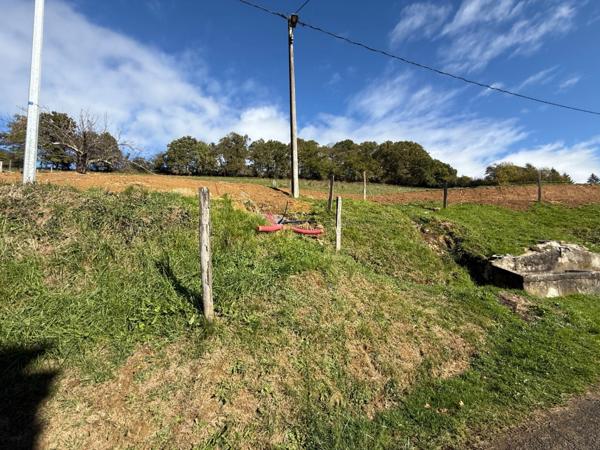 Terrain avec permis sur JULOS