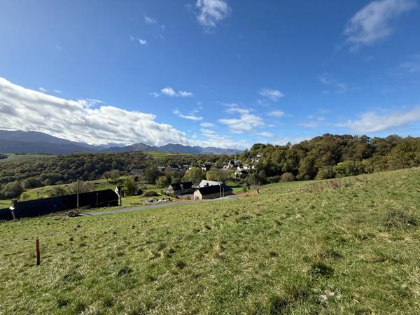 Terrain avec permis sur JULOS