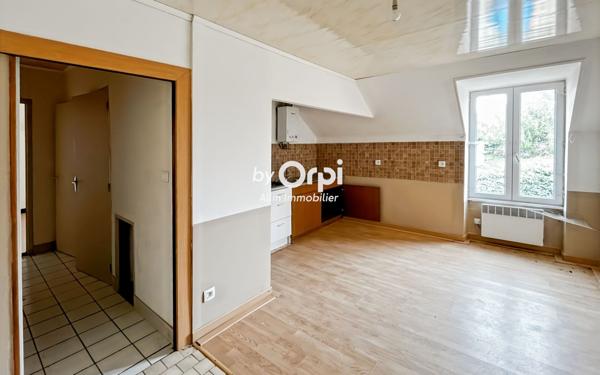 Maison à vendre    2 pièces •  Bézenet