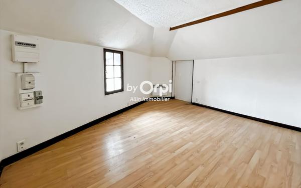 Maison à vendre    2 pièces •  Bézenet