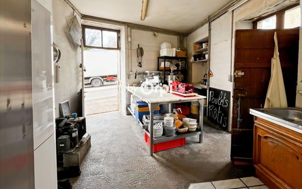 Maison à vendre    2 pièces •  Bézenet