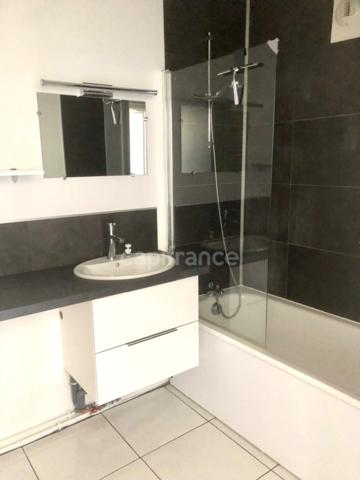 ***Le Havre*** Appartement T3 vendu loué avec ascenseur, balcon, vue dégagée