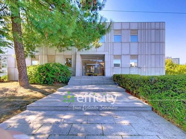 Local Commercial 25 pièces - 670 m² Exclusivité efficity