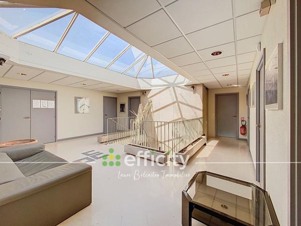 Local Commercial 25 pièces - 670 m² Exclusivité efficity