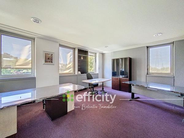 Local Commercial 25 pièces - 670 m² Exclusivité efficity