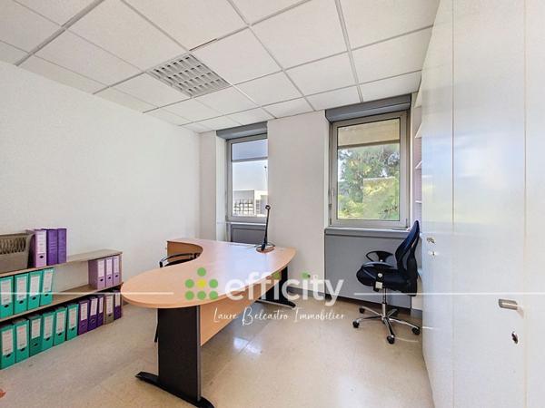 Local Commercial 25 pièces - 670 m² Exclusivité efficity