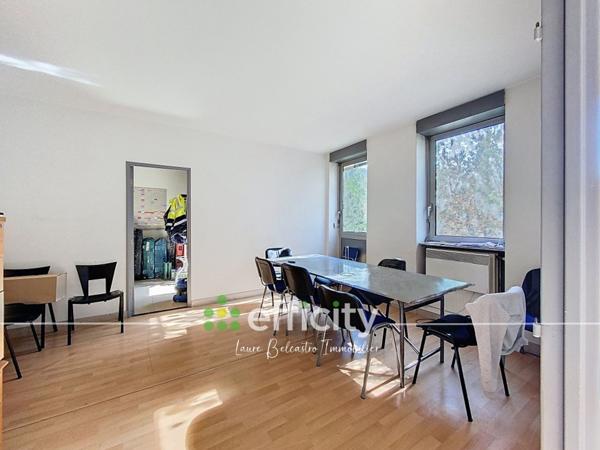 Local Commercial 25 pièces - 670 m² Exclusivité efficity