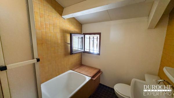 Orange – Villa d’architecte des années 70 sur 1 055 m² de terrain