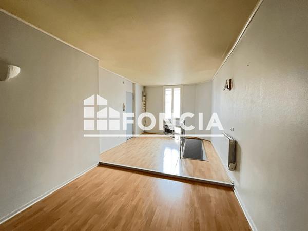 Location Studio 23.55 m² - 14 IMPASSE SALE Bordeaux 33000