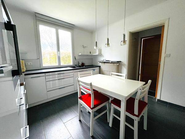 Maison 4 chambres et double garage