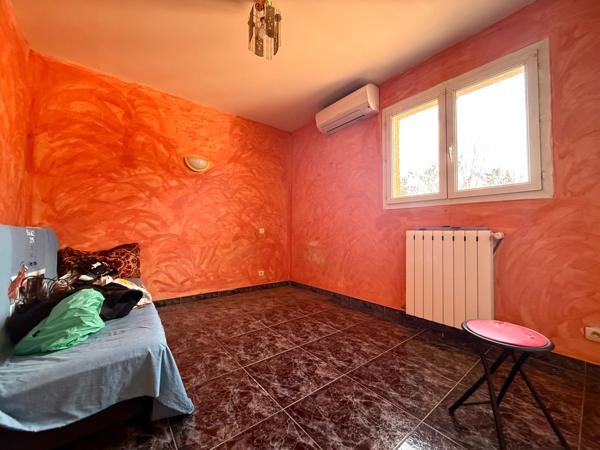 Lodève (34700) MAGNIFIQUE VILLA FAMILIALE DE 140 m² SUR TERRAIN DE 1 800 m² clos et CONSTRUCTIBLE.