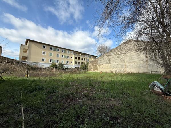 Lodève (34700) MAGNIFIQUE VILLA FAMILIALE DE 140 m² SUR TERRAIN DE 1 800 m² clos et CONSTRUCTIBLE.