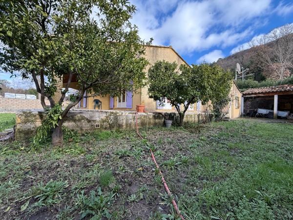 Lodève (34700) MAGNIFIQUE VILLA FAMILIALE DE 140 m² SUR TERRAIN DE 1 800 m² clos et CONSTRUCTIBLE.